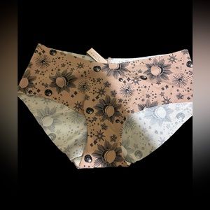 NWT Victoria’s Secret size M panties